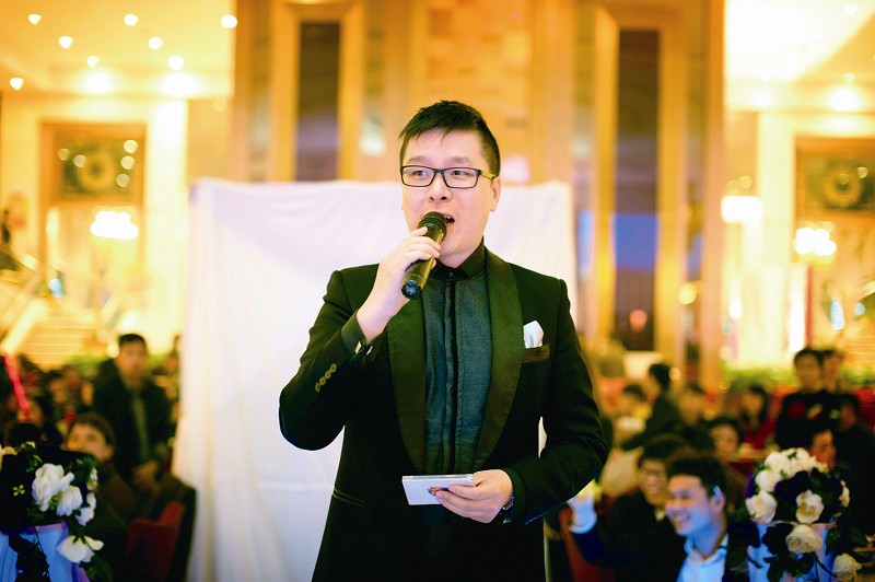 主持人的基本礼仪？_上海家铭文化传媒